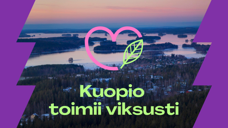 Järvimaisemaa iltaruskon aikaan, sekä Kuopio toimii viksusti -teksti